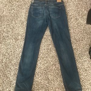 Aeropostale skinned slightly ripped jeans